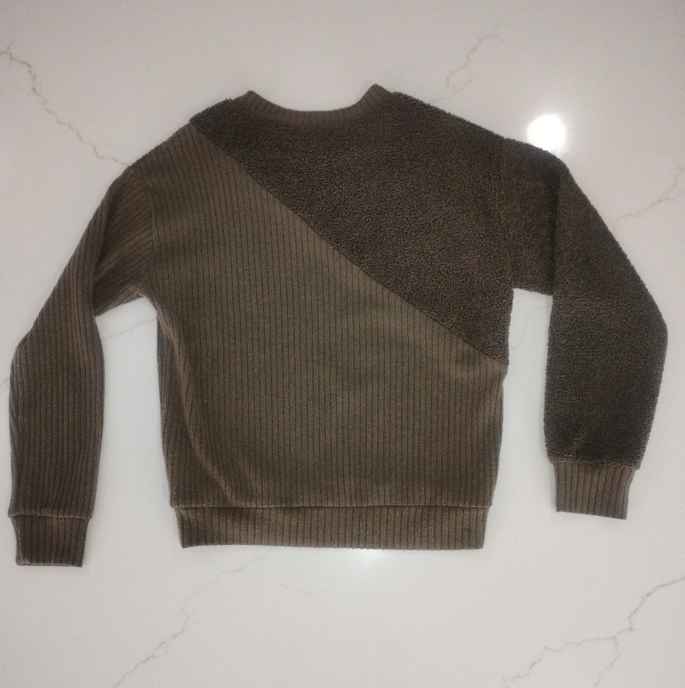 Socialite Mixed Media Sweater Sherpa Cutout Sweater Size M - Picture 3 of 6